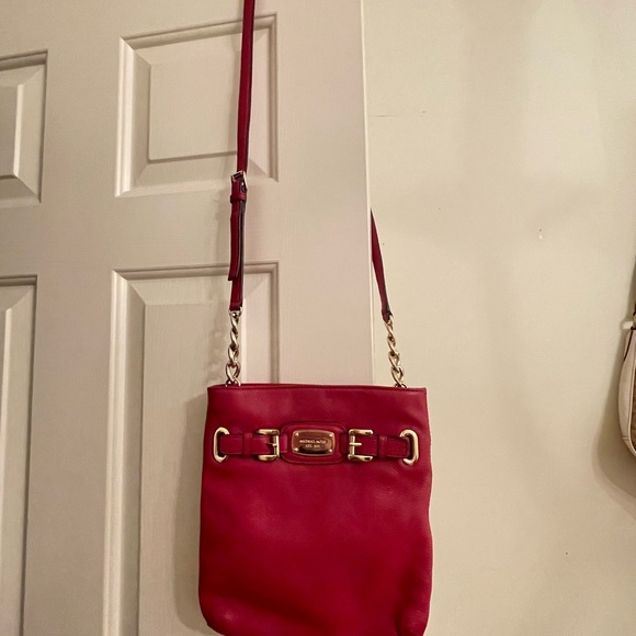 Michael Kors red leather crossbody bag - Picture 4 of 8
